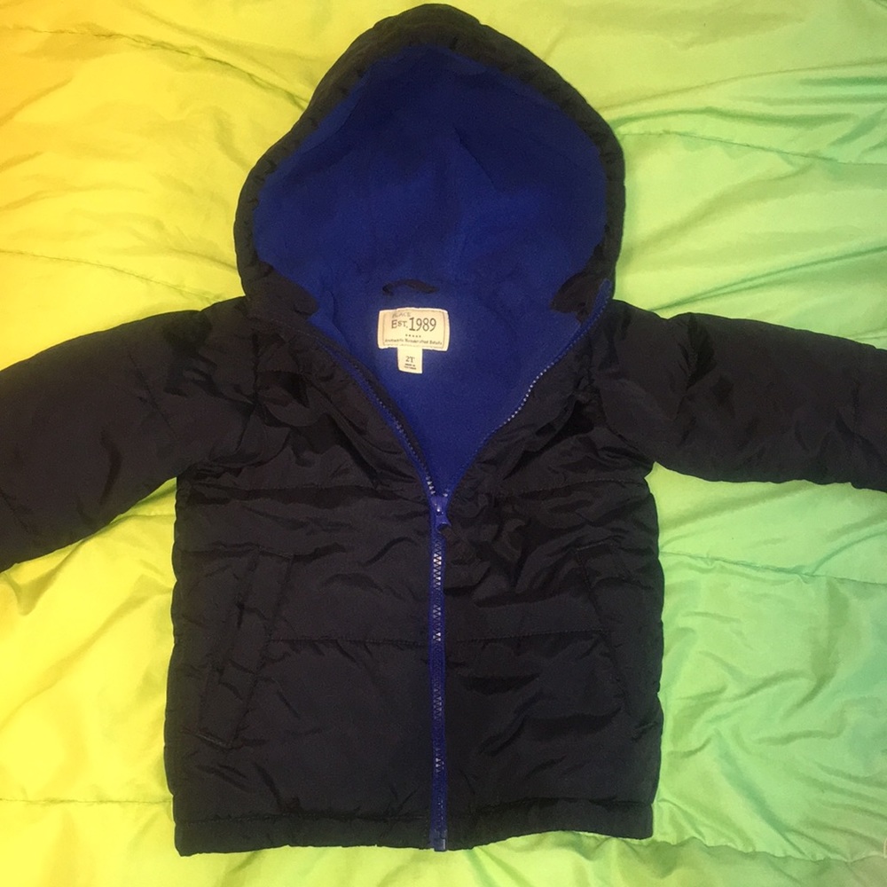 Navy blue winter coat children place like new 2T